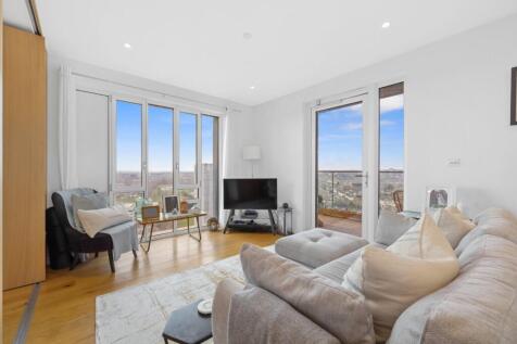 Mapleton Crescent, Wandsworth, London 3 bed flat for sale