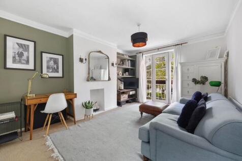 Atherfield Court, Borrodaile Road... 1 bed flat for sale