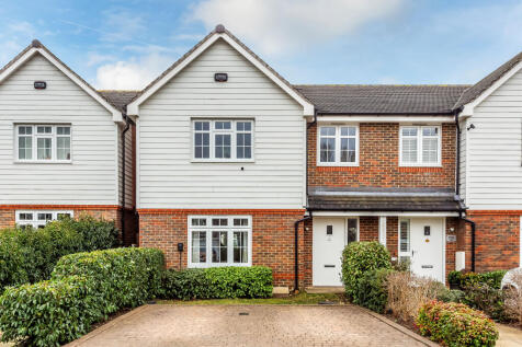 Grange Close, Edenbridge, Kent 4 bed end of terrace house for sale