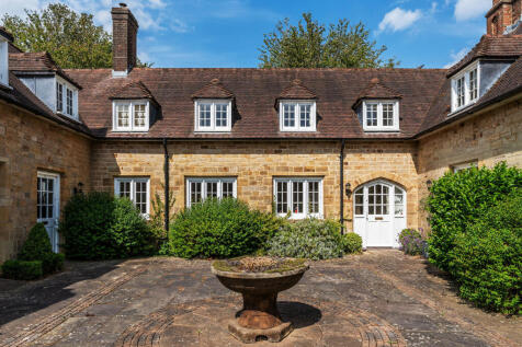 2 bedroom mews property for sale