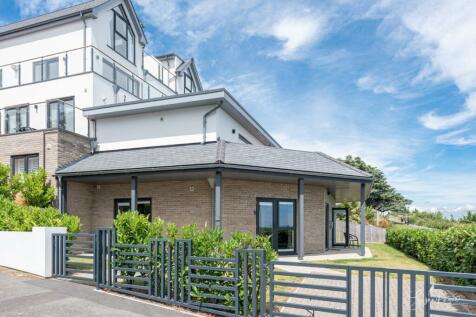 No 14 Bayhouse Apartments, Shanklin... 3 bed apartment for sale