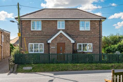 Main Road, Newbridge 3 bed detached house for sale