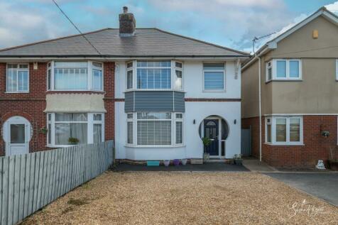 3 bedroom semi-detached house for sale