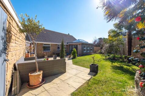 Priory Walk, Niton, Ventnor 3 bed detached bungalow for sale