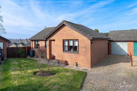 5 Sadlers Close, Ryde 3 bed detached bungalow for sale