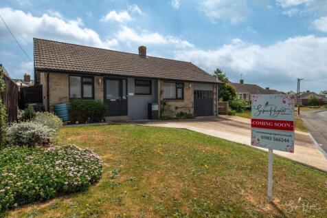 Crossfield Avenue, Cowes 3 bed detached bungalow for sale