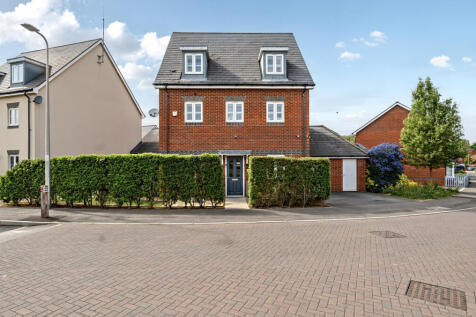 Tabby Drive, Reading RG7 5 bed detached house for sale