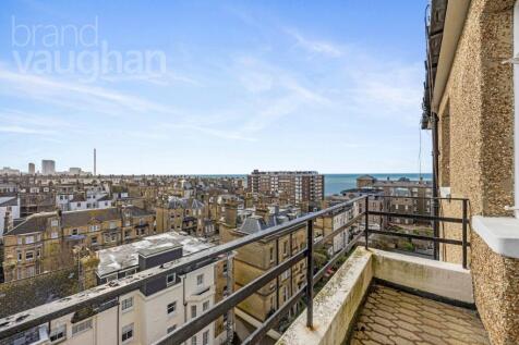 Grand Avenue, Hove, East Sussex, BN3 2 bed flat for sale