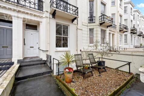 Goldsmid Road, Brighton, East Sussex... 2 bed flat for sale