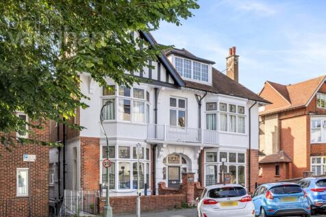 Palmeira Avenue, Hove, East Sussex, BN3 2 bed flat for sale