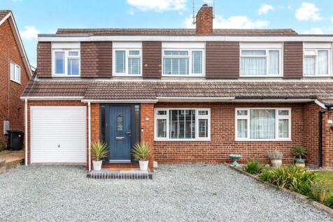 Bridgend Close, South Woodham... 4 bed semi