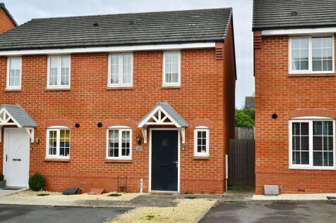 Banks Road, Badsey, Evesham, WR11 7TB 2 bed semi