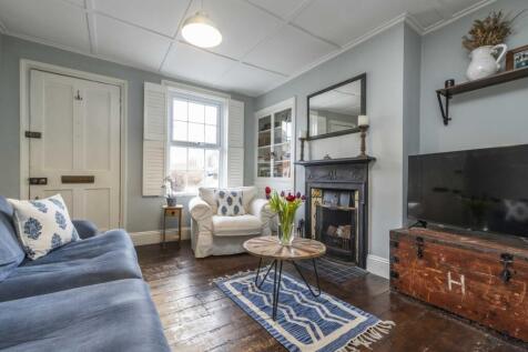 Park Street, Tunbridge Wells (no chain) 2 bed terraced house for sale