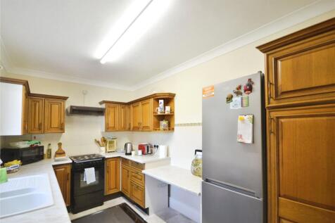 High Road East, Felixstowe, Suffolk 2 bed bungalow for sale