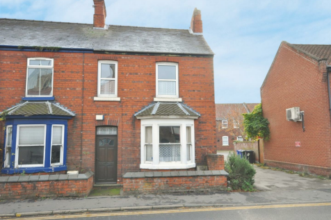 High Street, Hatfield, Doncaster 2 bed end of terrace house for sale