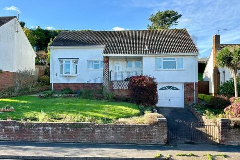 3 bedroom detached bungalow for sale