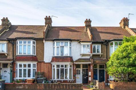 Brownhill Road, Catford, London, SE6 2 bed flat for sale