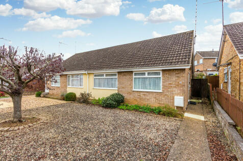 2 bedroom semi-detached bungalow for sale