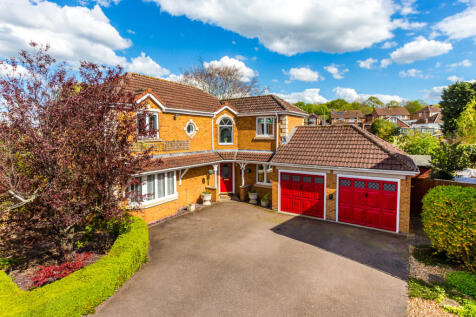Ballantyne Road, Rushden NN10 4 bed detached house for sale