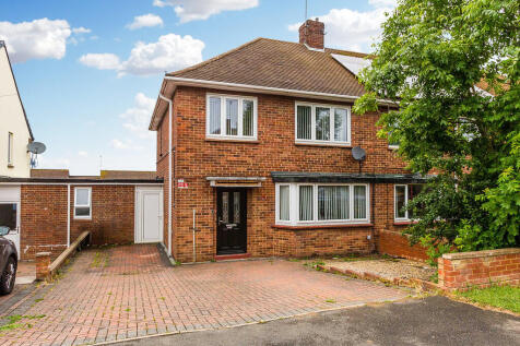 Balmoral Avenue, Rushden NN10 3 bed end of terrace house for sale