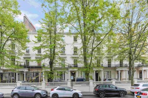 Connaught House, Clifton Gardens... 3 bed apartment for sale