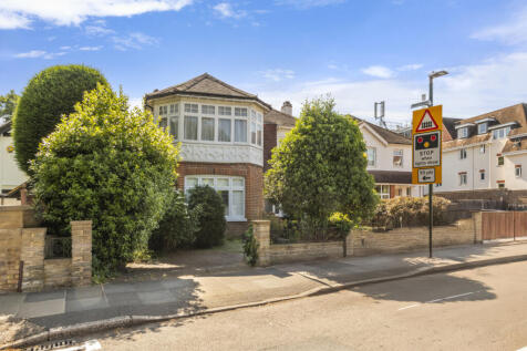 Strawberry Hill Road, Twickenham 3 bed flat for sale