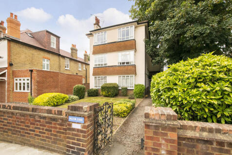 Walton Court, Sheen Park, Richmond... 3 bed flat for sale