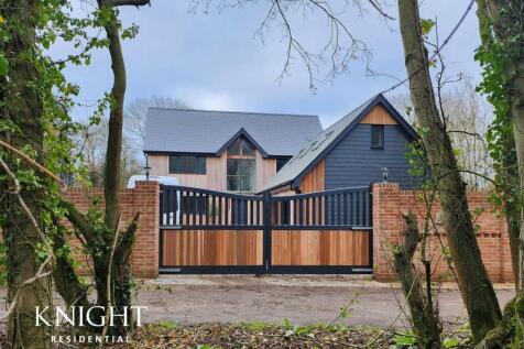 6 bedroom detached house for sale