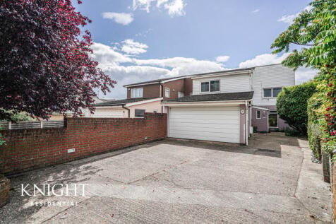 5 bedroom semi-detached house for sale