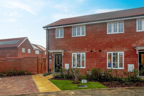 Lloyd Close, Sproughton, Ipswich 2 bed semi