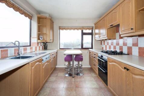 Tidnock Avenue, Lower Heath, Congleton 5 bed semi