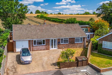 Markall Close, Cheriton, Alresford 4 bed detached bungalow for sale