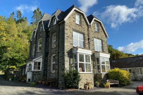 Trem Hyfryd, Barmouth Road... 7 bed detached house for sale