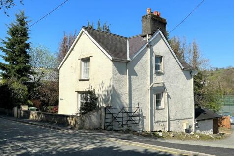 Bodwyn, Arran Road, Dolgellau LL40 1LA 4 bed detached house for sale