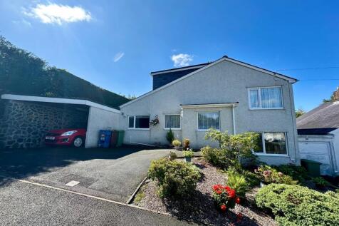 40 Maesbrith, Dolgellau, LL40 1LF 4 bed link detached house for sale