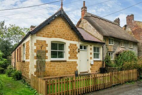 2 bedroom terraced bungalow for sale