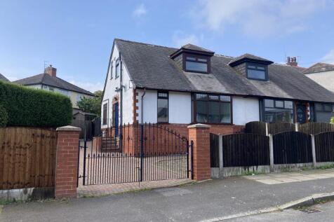 Eastgrove Avenue, Sharples, Bolton... 3 bed semi