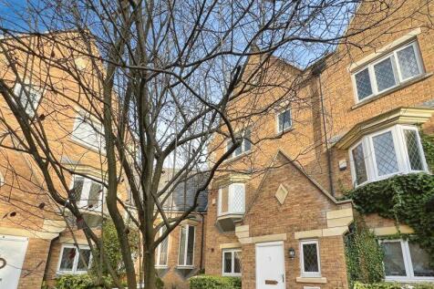 Reeceton Gardens, Heaton 4 bed townhouse for sale