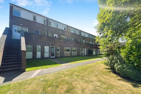 Pendle Court, Bolton 3 bed maisonette for sale