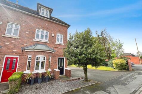 3 bedroom town house for sale
