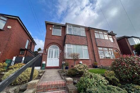 Manchester Road, Kearsley, Bolton 3 bed semi