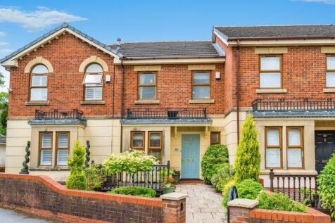 3 bedroom mews property for sale