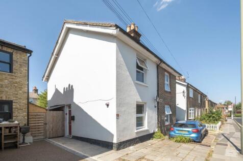 2 bedroom semi-detached house for sale