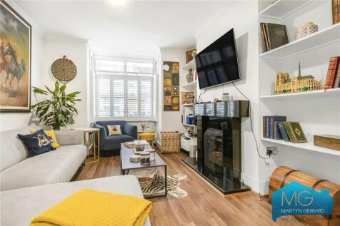 4 bedroom terraced house for sale