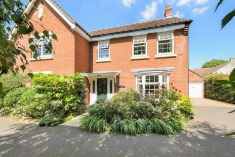 5 bedroom detached house for sale