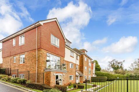 St. Monicas Road, Kingswood, Tadworth 2 bed apartment for sale