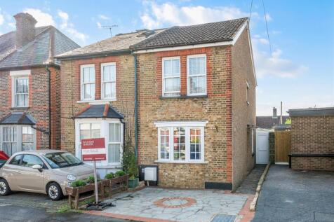 2 bedroom semi-detached house for sale