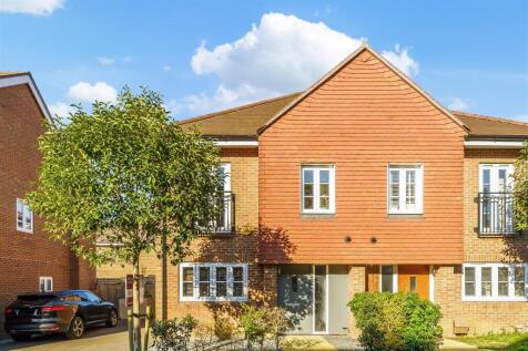 3 bedroom semi-detached house for sale