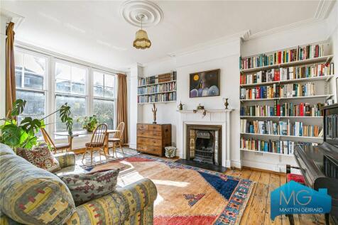5 bedroom semi-detached house for sale