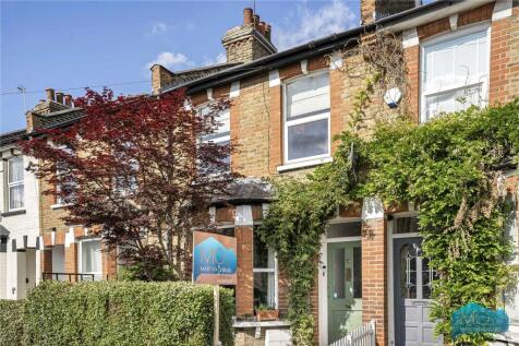 Grove Road, London, N12 4 bed terraced house for sale